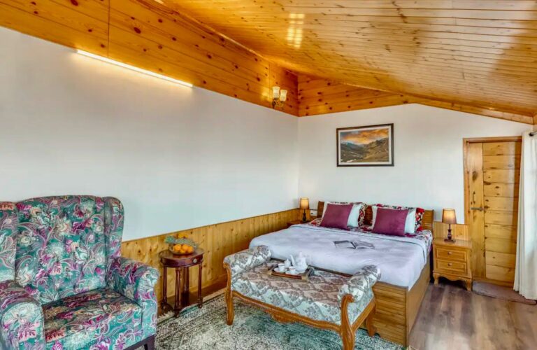 Deodar Cottage Farmstay Kotgarh Attic Room (39)